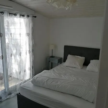 Charmante Maison A 500 M De La Cote, Pour 4 נוטרדאם-דו-מונט