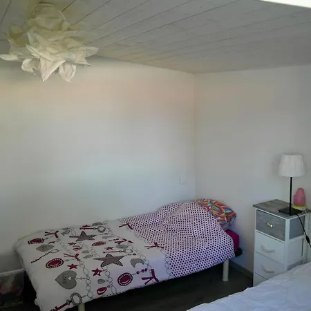 Charmante Maison A 500 M De La Cote, Pour 4 *