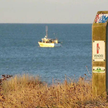 Charmante Maison A 500 M De La Cote, Pour 4 山地圣母村