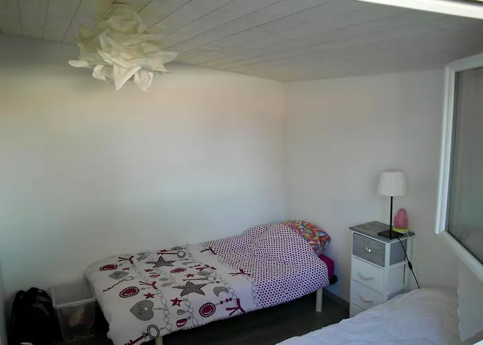 Charmante Maison à 500 M De La Côte, Pour 4 *